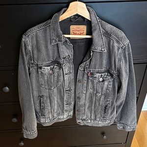 90’s trucker Levi’s black wash denim jacket